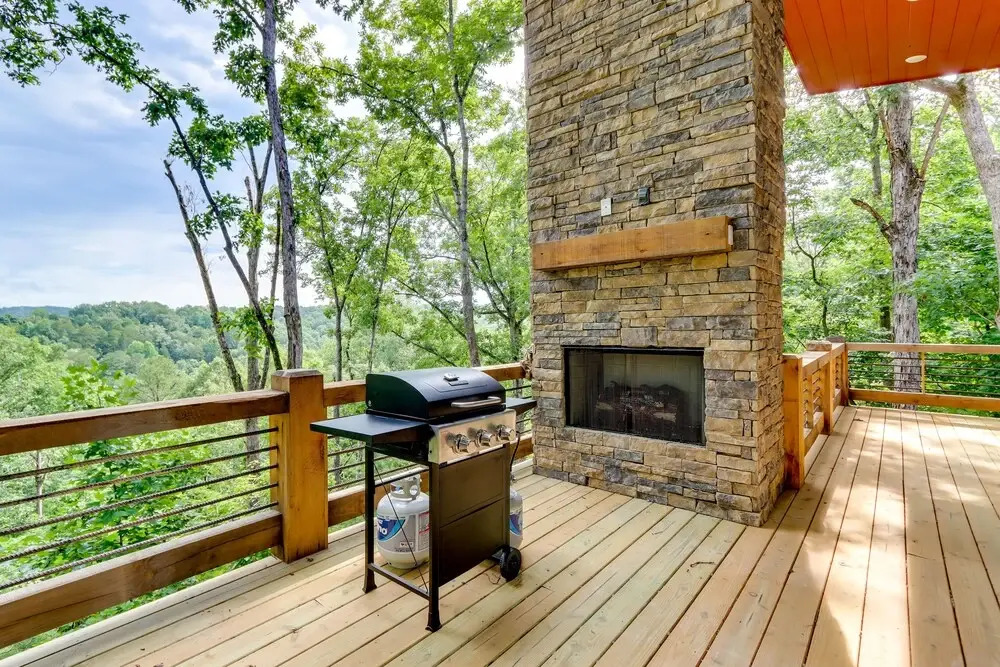Mid-century Modern Home w/ Hot Tub & Mtn Views!