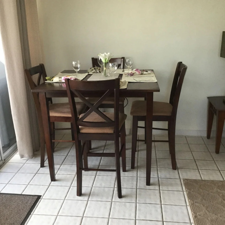 Charming 1-bed Apartment Near Port Lucaya