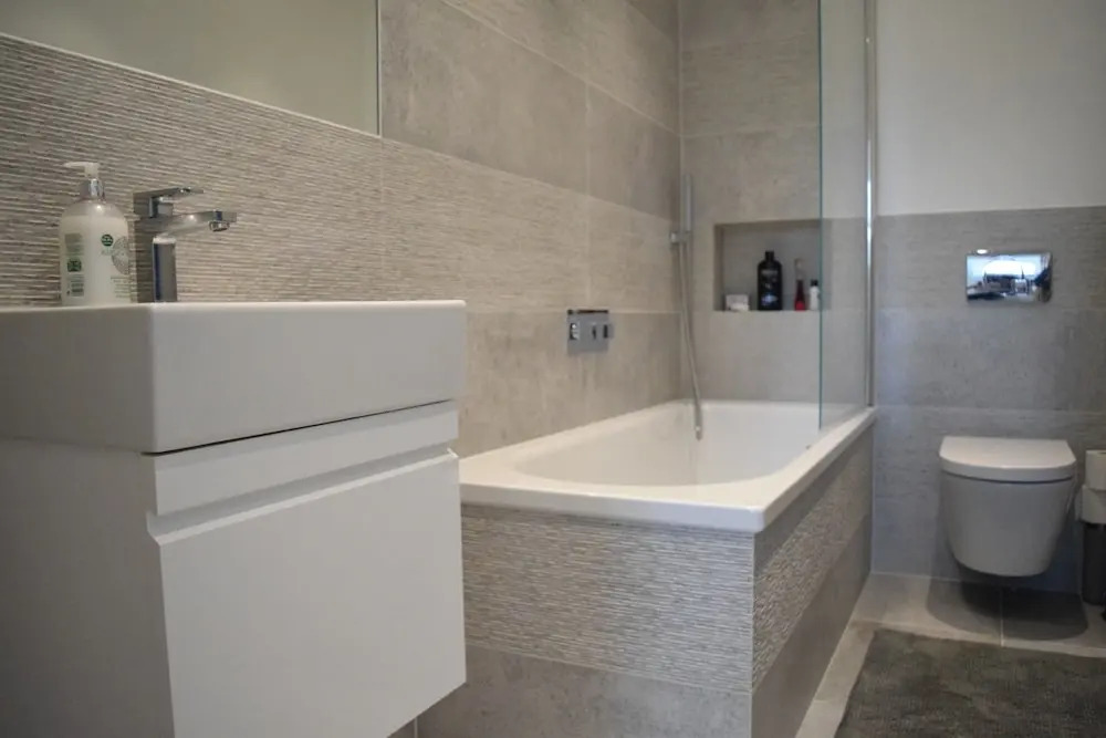 Bright 2 Bedroom With Balcony in Wandsworth