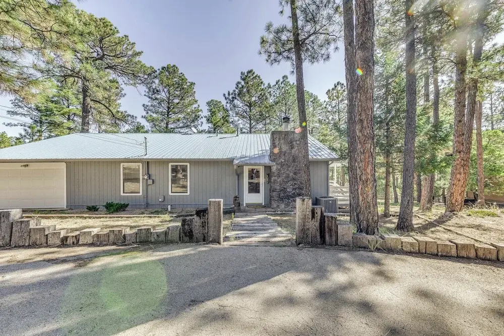 Rustic Alto Retreat - Near Hiking, Skiing & More!