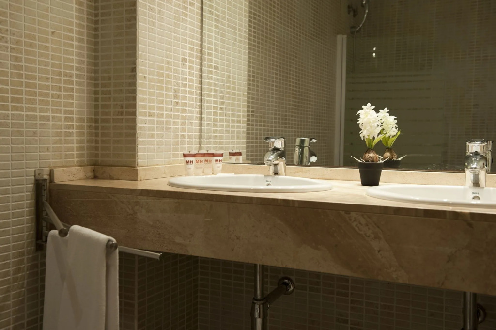 MH Apartments Gracia