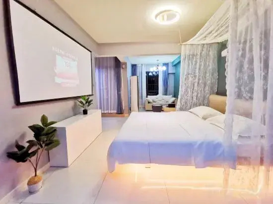 Orange Lakeside Apartment Hotel