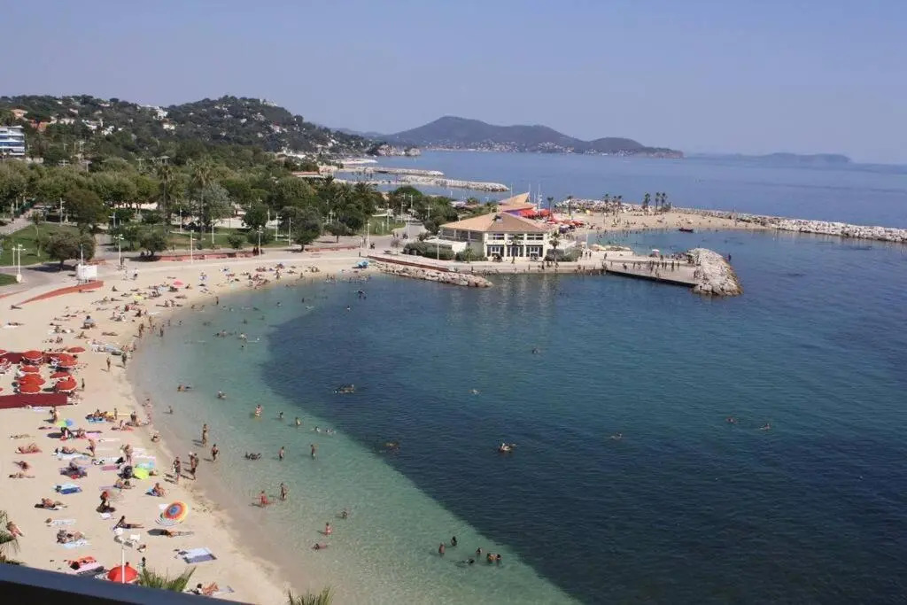 #3 Toulon CENTRE, BALCON, LUMINEUX, STATIONNEMENT FACILE, TOUT CONFORT