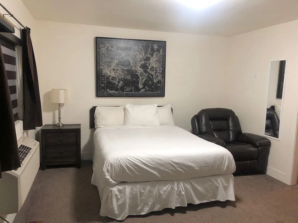 Bison Motel