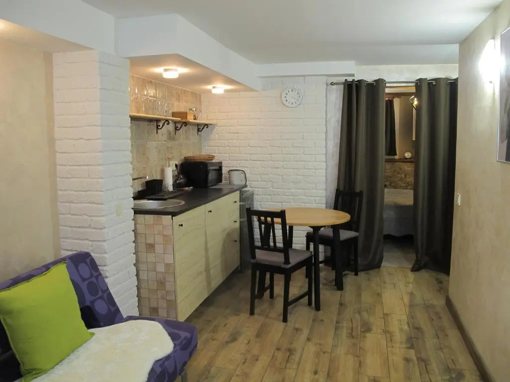 Old Town R1 Apartment with a separate entrance
