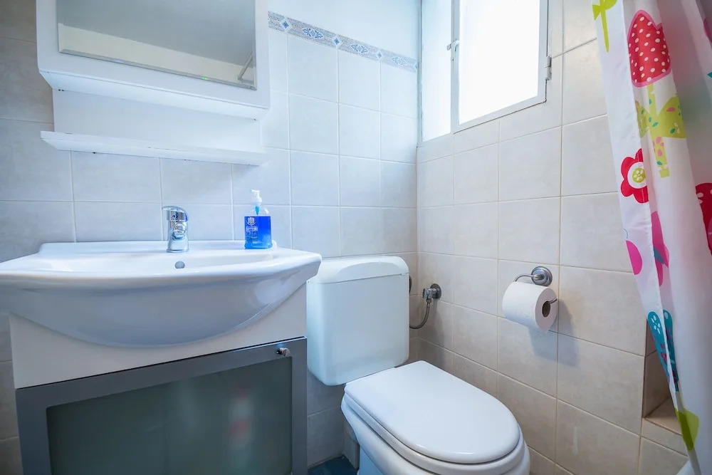 Comfortable Central Athens Flat  by Cloudkeys