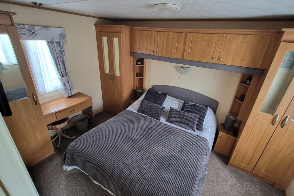 Seaside Caravan Goldensands Kinmel Bay-sleep 6