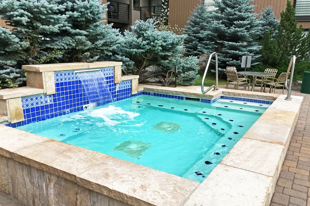 E Lionshead Condo #402 3 Bedrooms 3 Bathrooms Condo