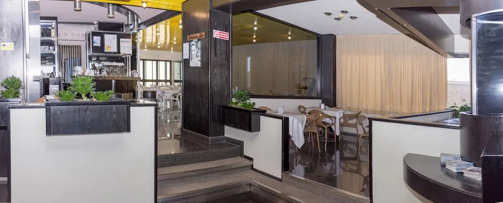 Hotel 7 Mari