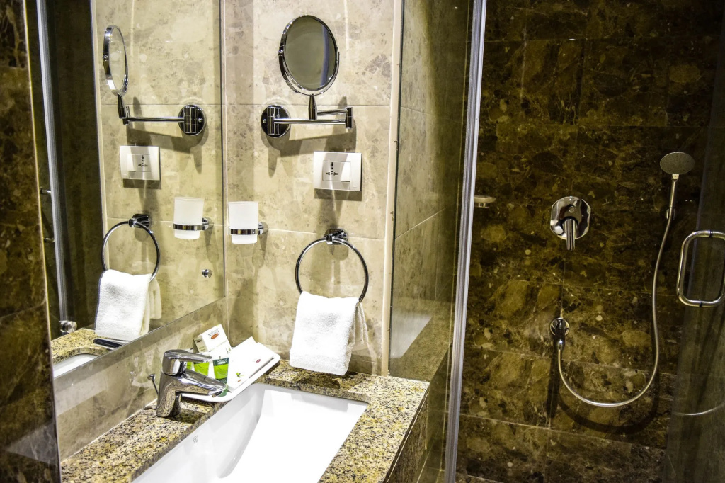 Rg Royal Hotel
