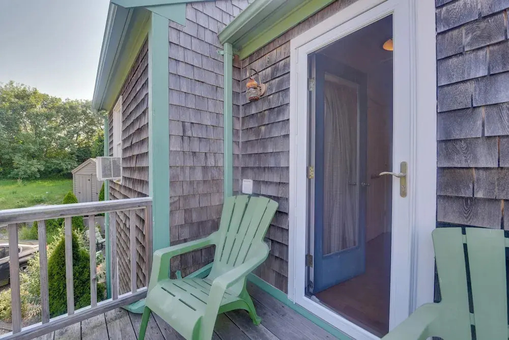 Shop, Dine, Explore Commercial St! Coastal Retreat