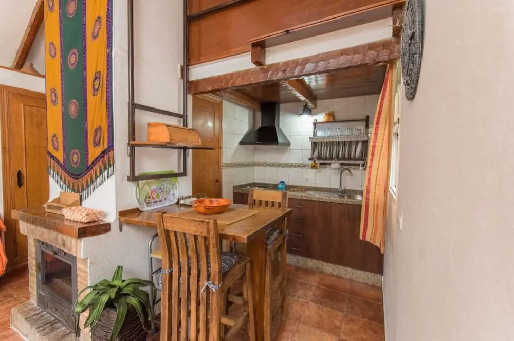 Zahora 101280 2 Bedroom Apartment By Mo Rentals