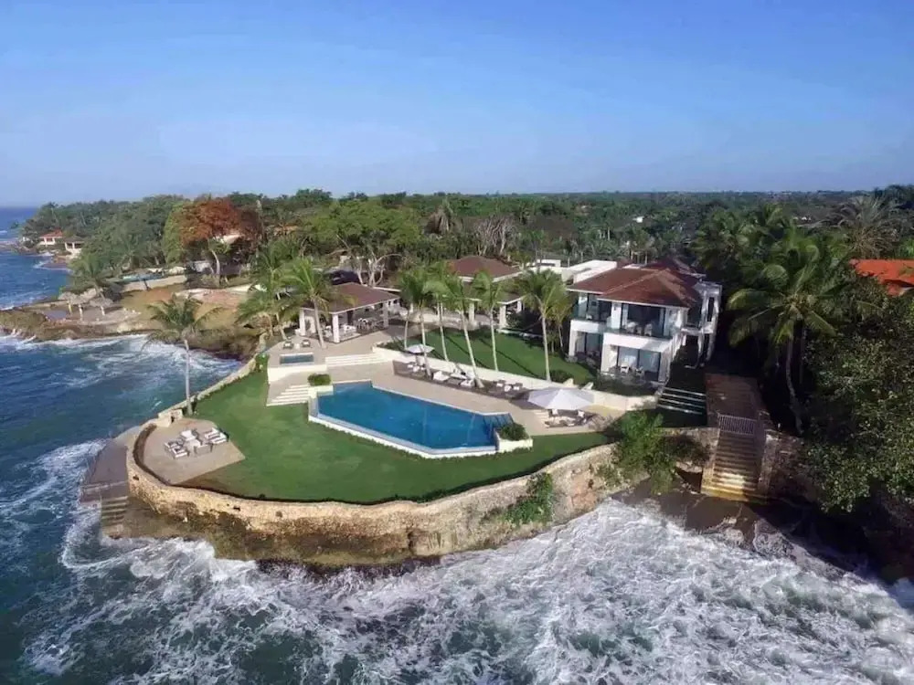 Sunny Vacation Villa 68