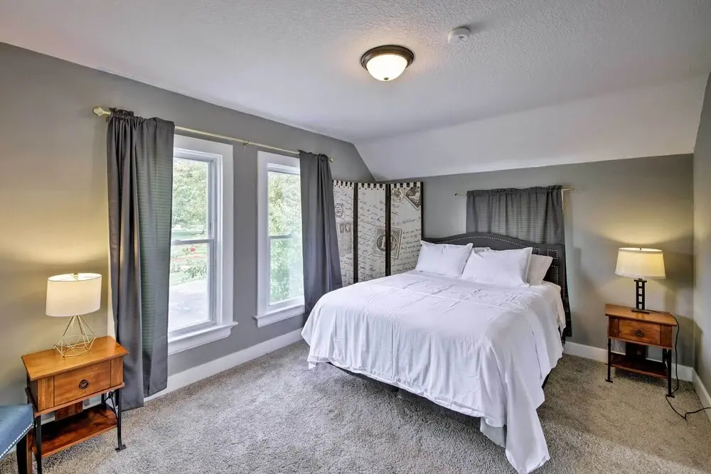 Lakeside Garden Home - 1 Mile to Main Street!