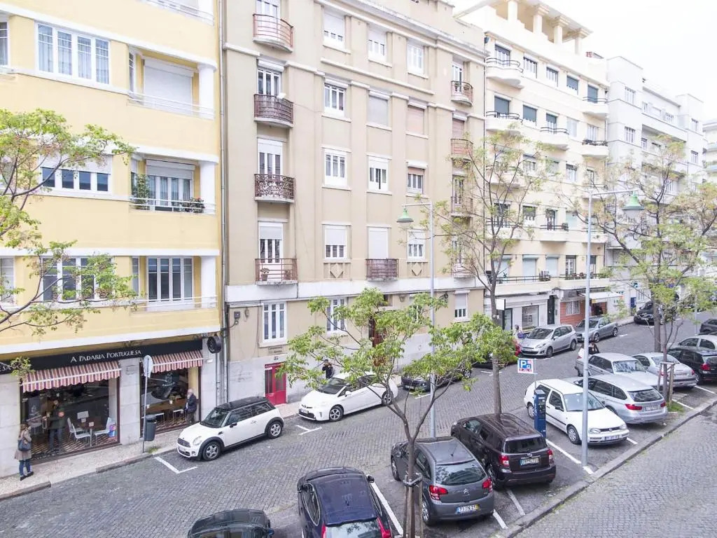 Eduardo vii park great bright apt with ac elevator