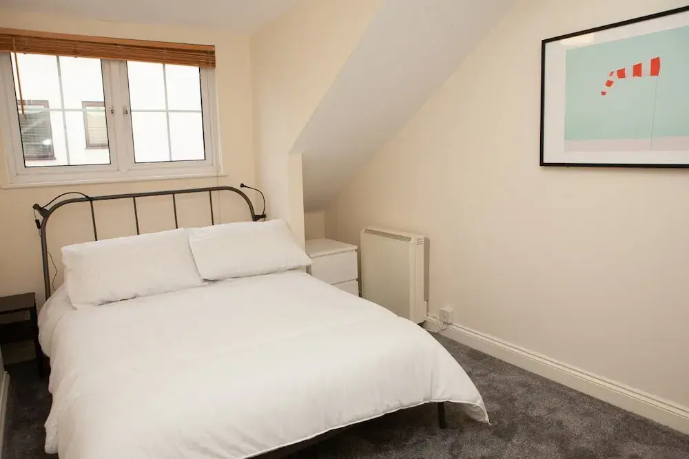 2 Bedroom Bristol House Near Gloucester Road