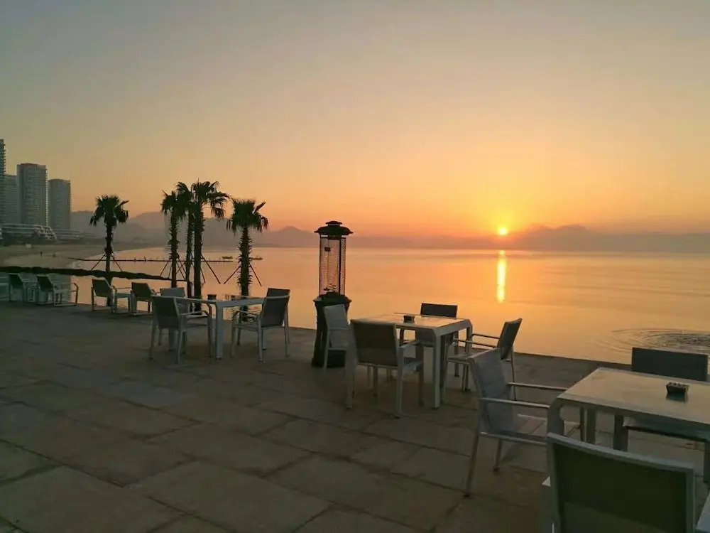 Hulusea Hotel Resort