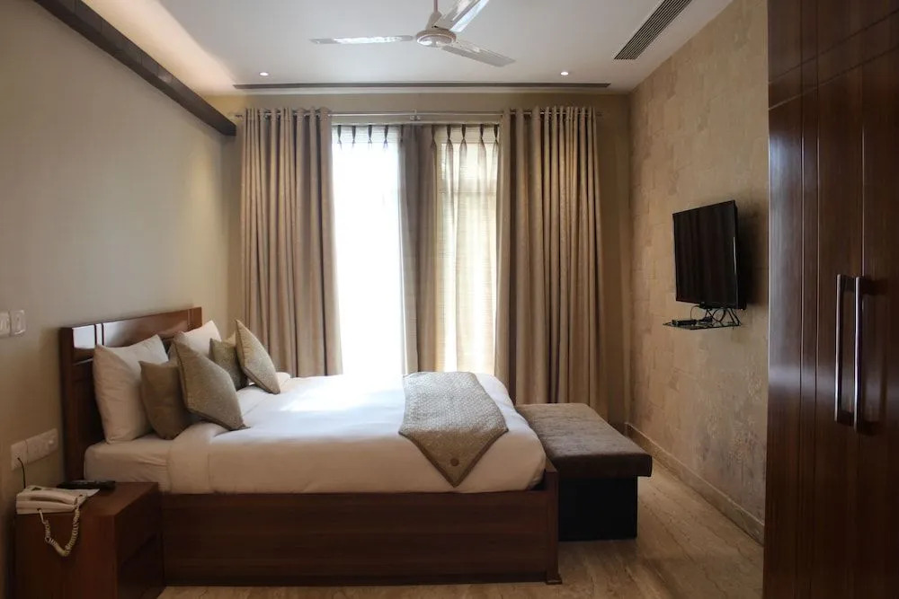 Royal Residence Iffco Chowk