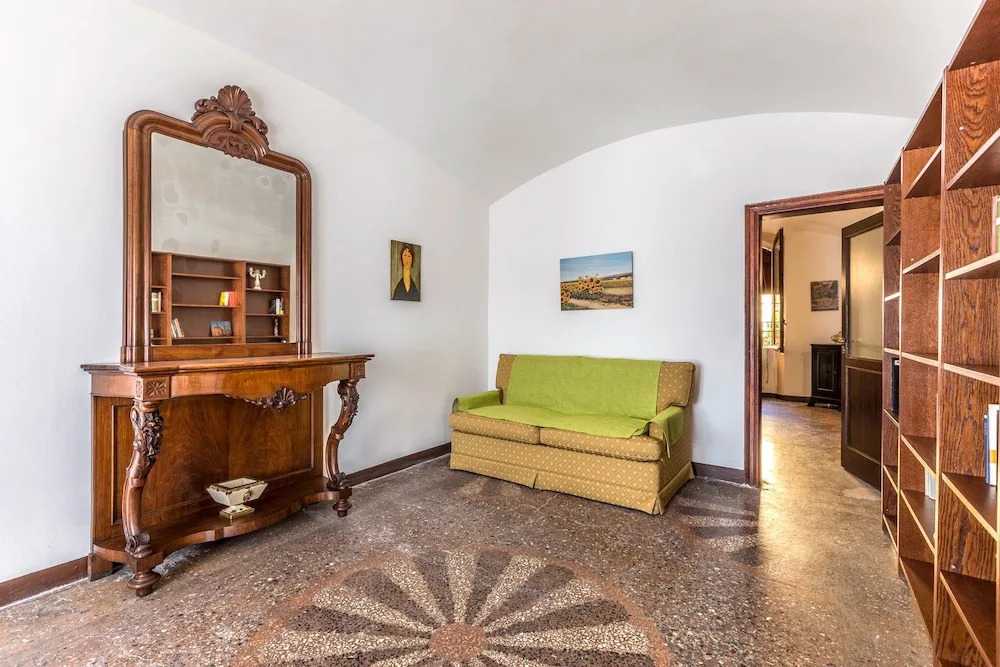 San Mamolo Retreats
