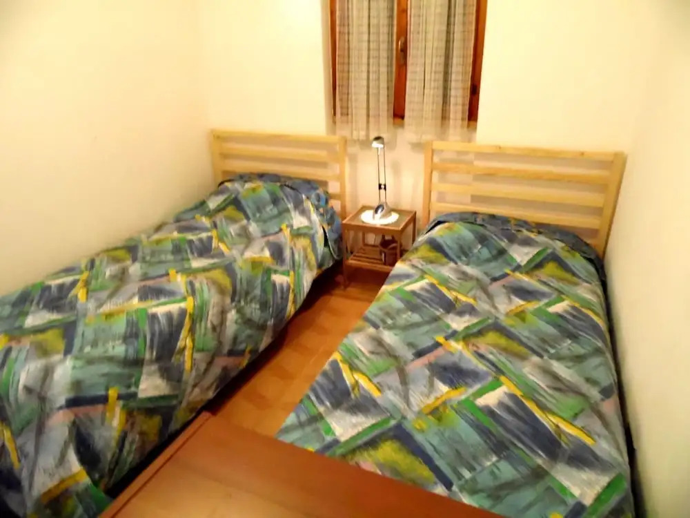 Cozy Apartment With Balcony & Beautiful Lake View