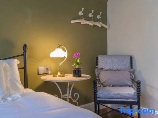 Flower Building Xianghai Hanshe Homestay (Beihai Yintan International Passenger Port)