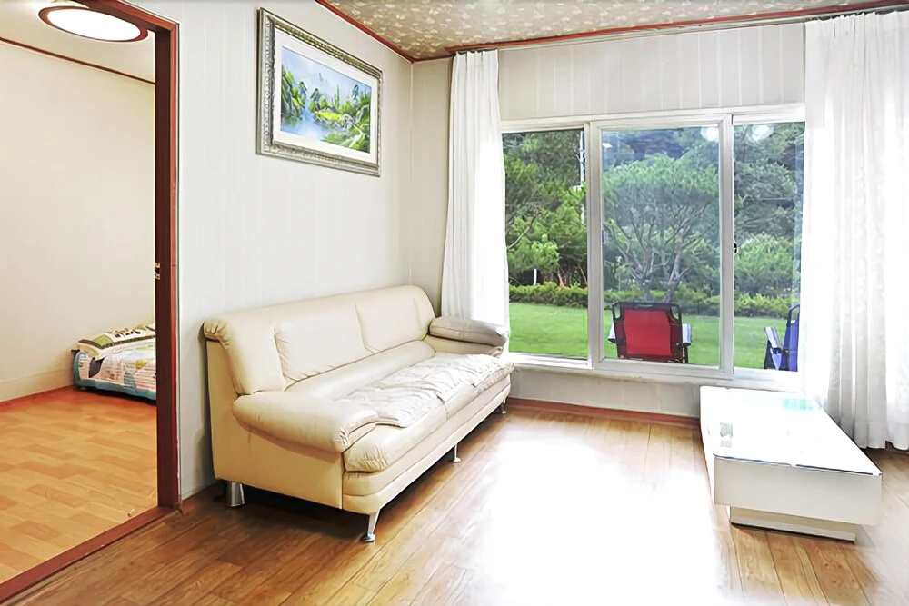 Gapyeong Hwaaksan Acrossvalley Pension