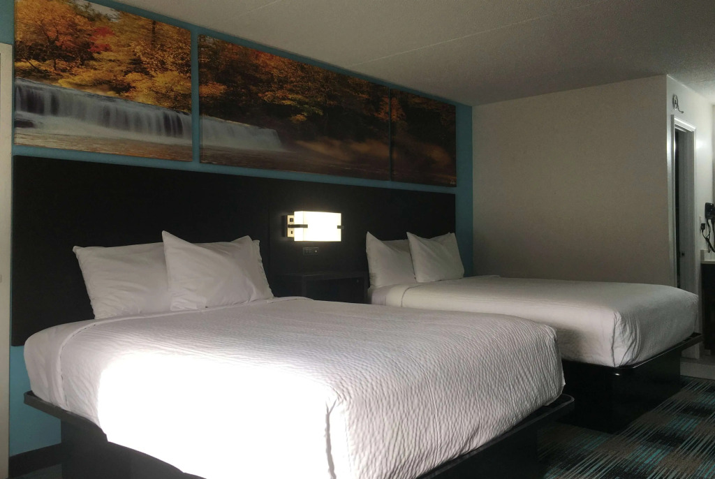Days Inn by Wyndham Calhoun GA I-75 and US-41