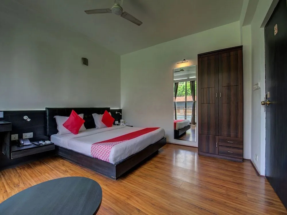 Hotel 1 Love Lock by FabHotels