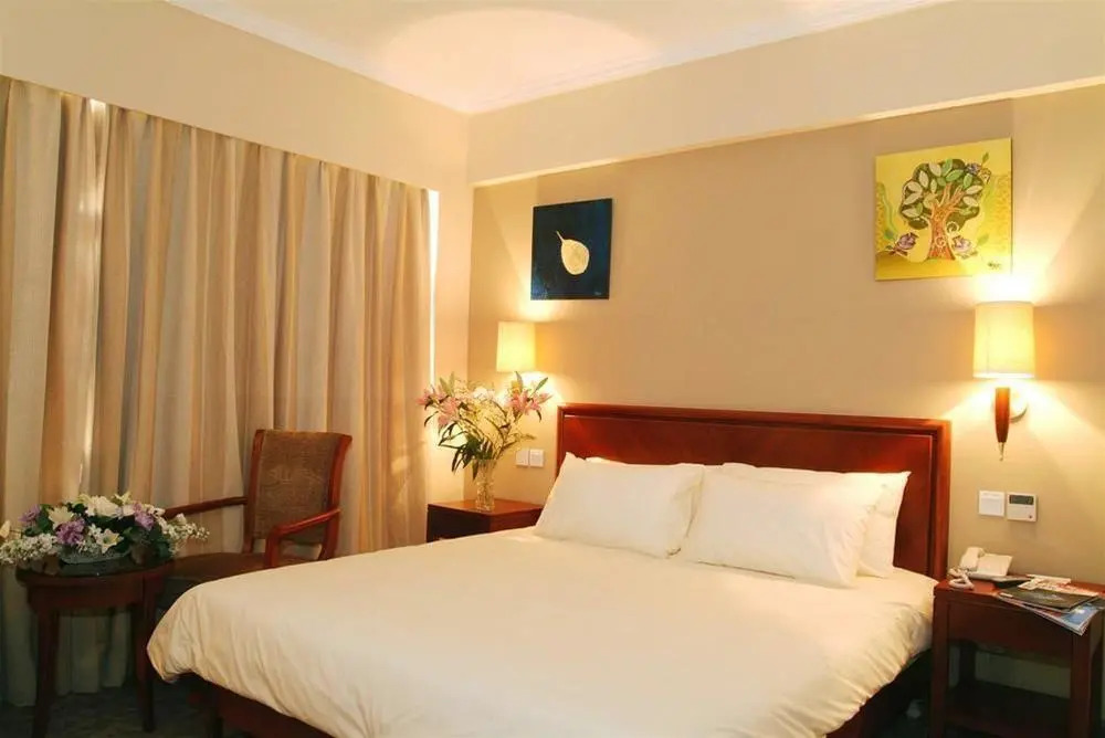 Yiting 6+e Hotel (Pudong Avenue)