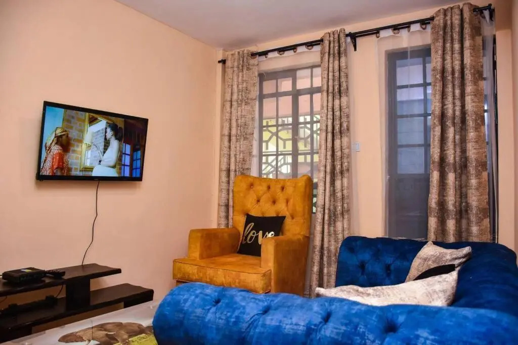 Cosy 2-BR Apartment With Parking and Fast Internet