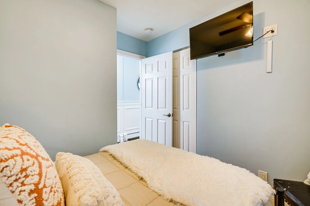 New Jersey Abode - Near Theme Parks, Walk to Beach