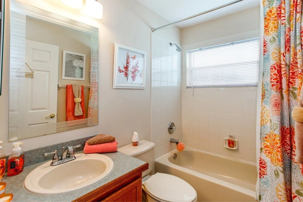 Stunning 4 Bed, 3 Bath Villa With Southwest Facing Pool and spa - 503