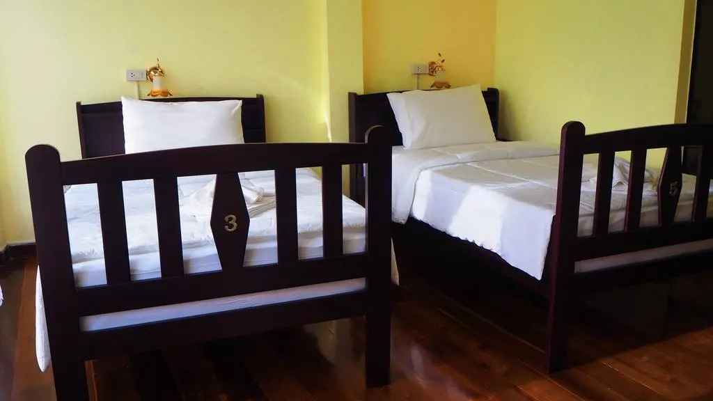 Srisomboon Hostel