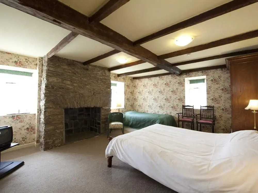 Woodhill House