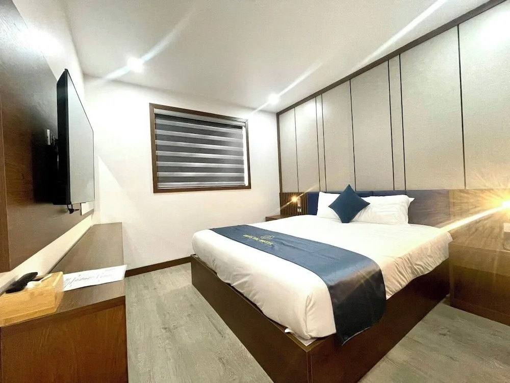Crystal Holiday Ha Long Hotel