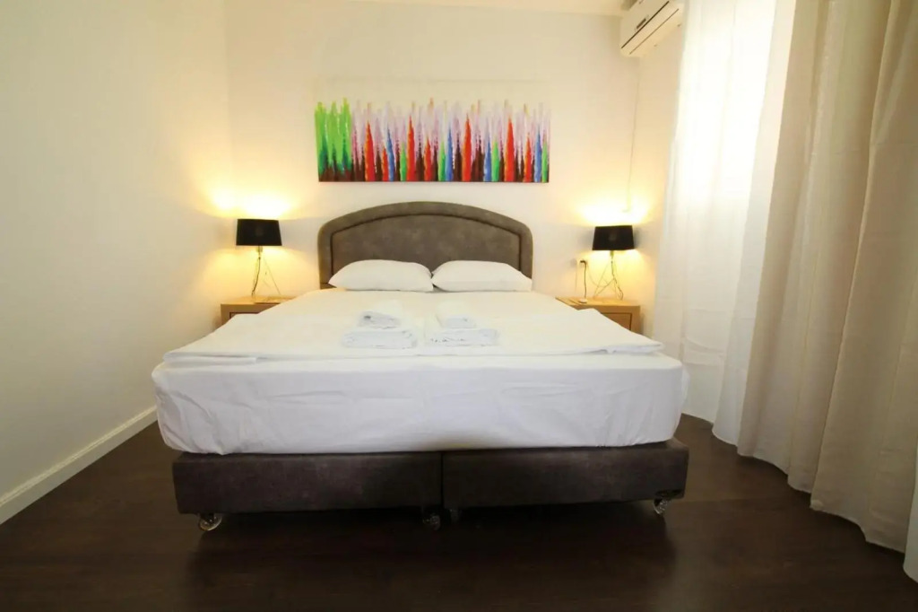 Isramax 3BR apartment near the sea.