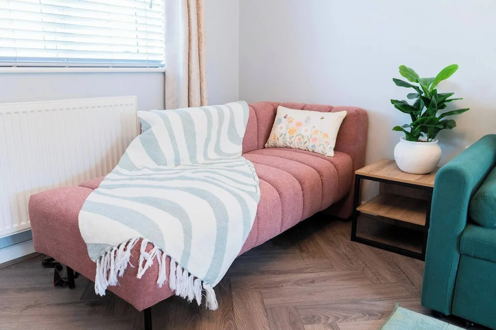 Luxe 3BR - 8 Min to Town Centre - Bradgate Park & Leicester - Parking - Garden