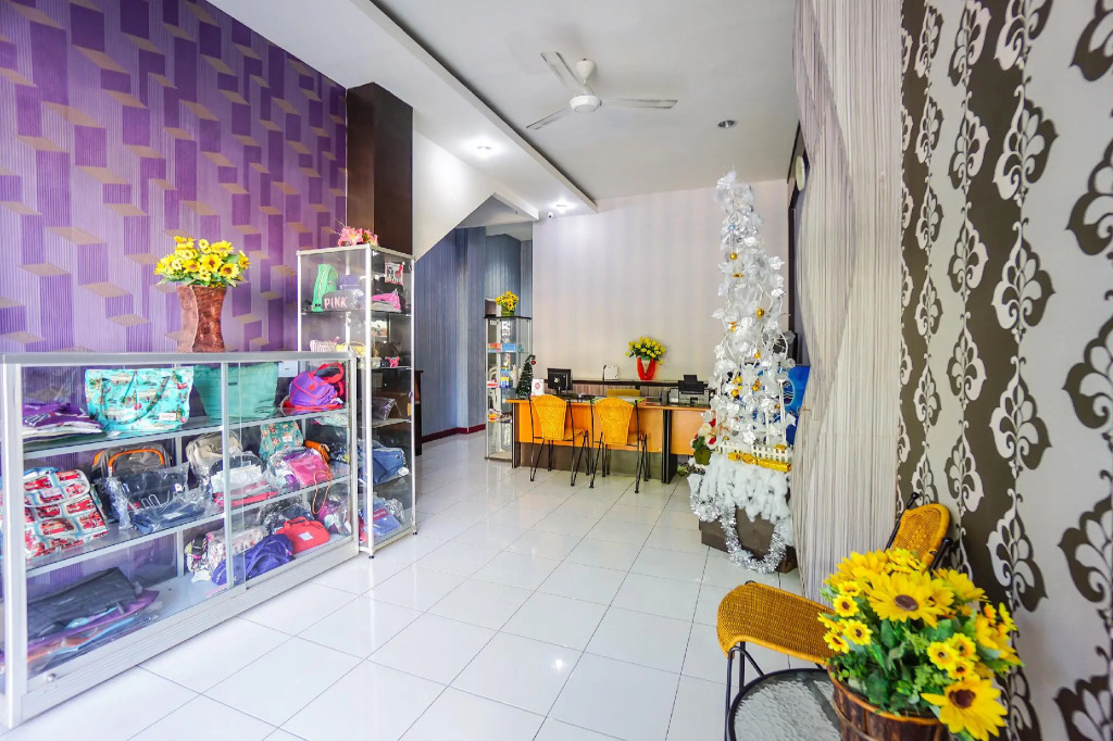 OYO 2526 Hotel D'komo