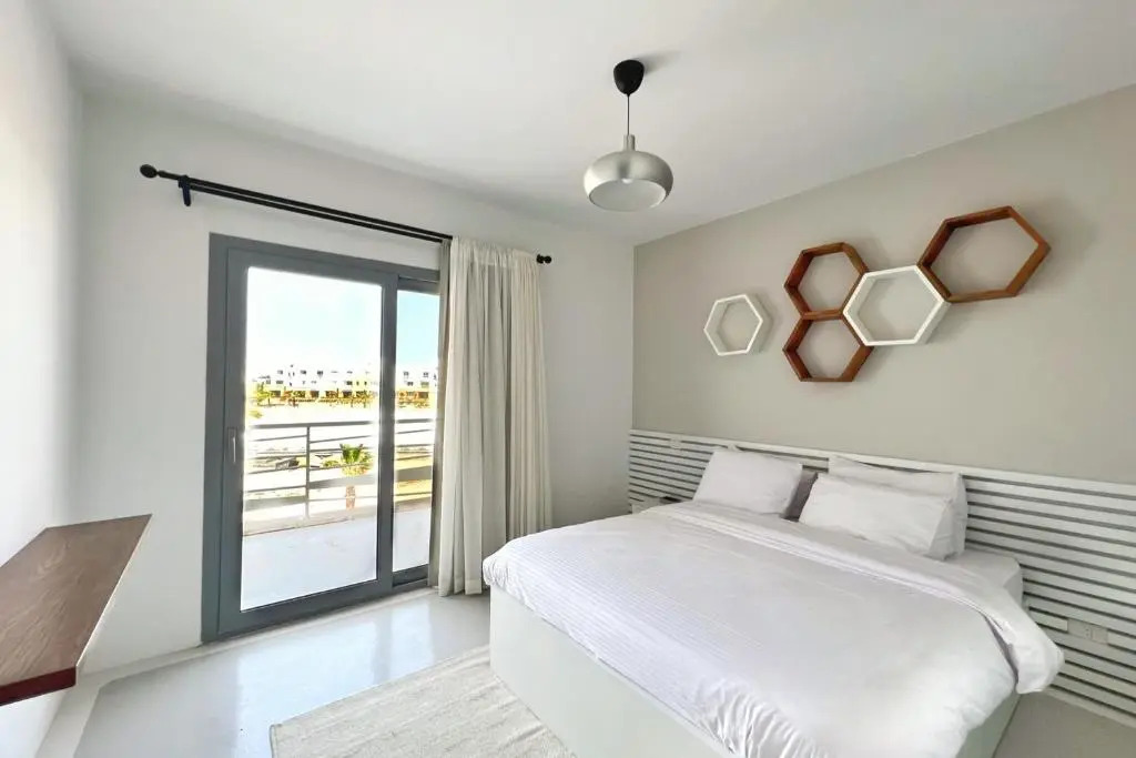 Xuru Stays I Calming & Cozy 3bdr Getaway @ Swan Lake El Gouna