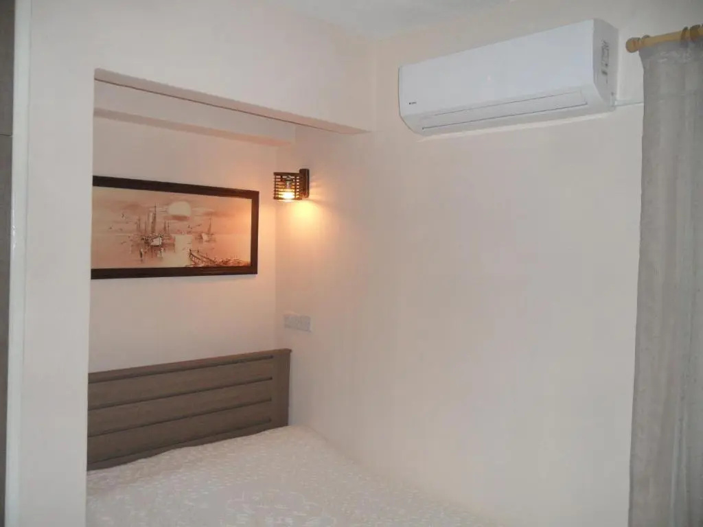 SUNSHINE APTS, TWO BEDROOM , FREE INTERNET, No 3