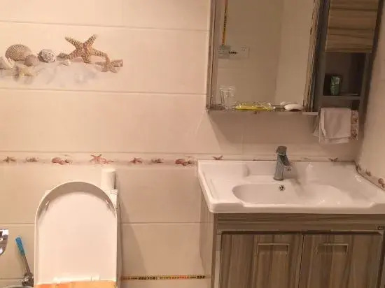 Gongyi Yifeng Express Hotel