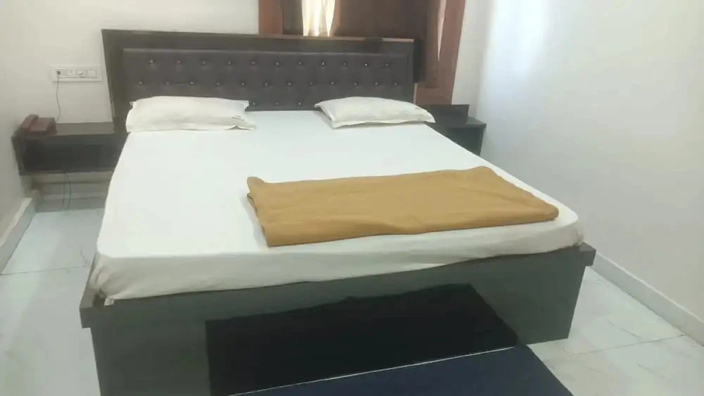 Hotel Abhishek Inn
