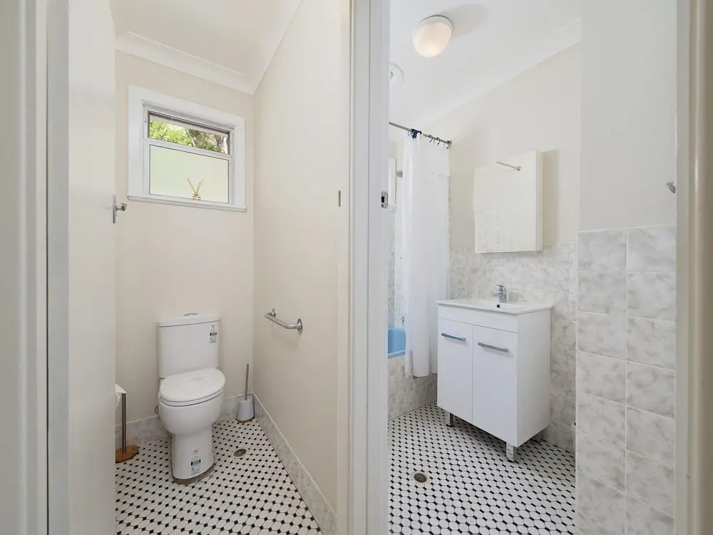 Box Beach Retreat, 29 Essendene Road,