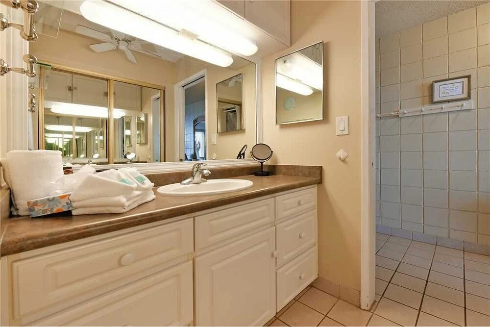 Valley Isle #107 Studio Bedroom Condo