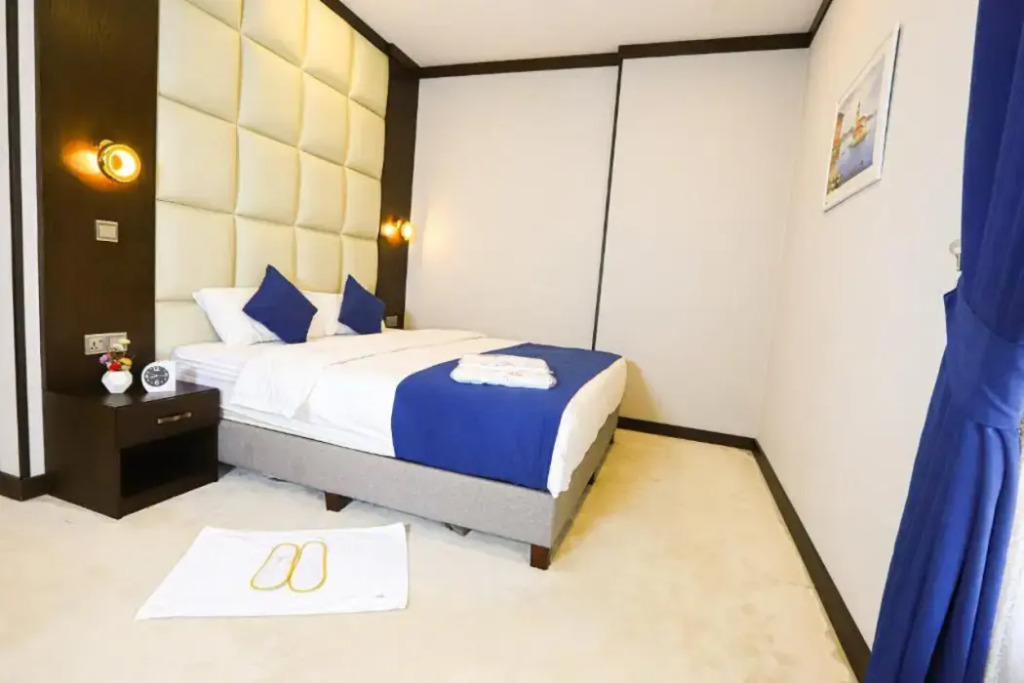 Paris Plaza Hotel