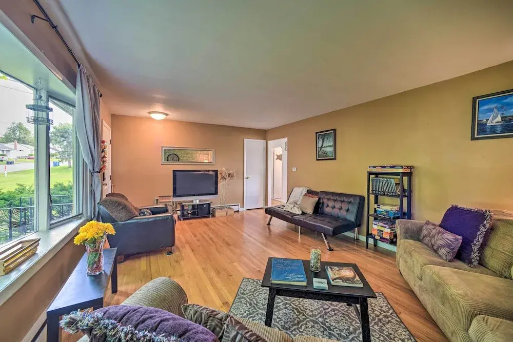 Albany Home w/ Fenced Yard & Patio - Pets Welcome!