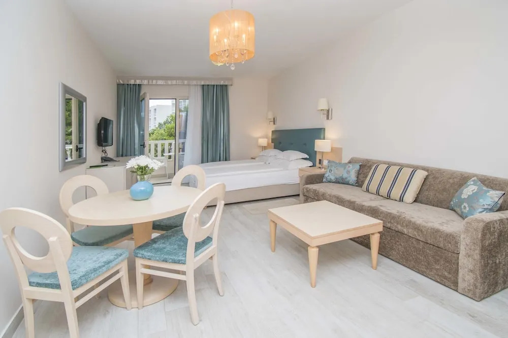 Aparthotel Flora
