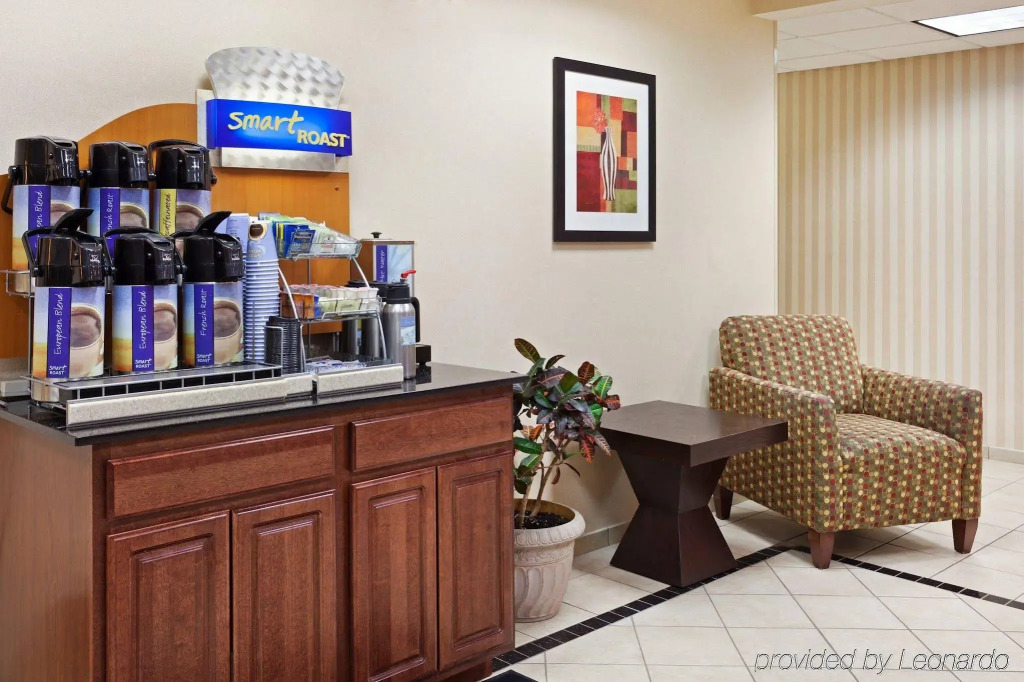 Holiday Inn Express Hotel & Suites Knoxville-North-I-75 Exit 112 by IHG