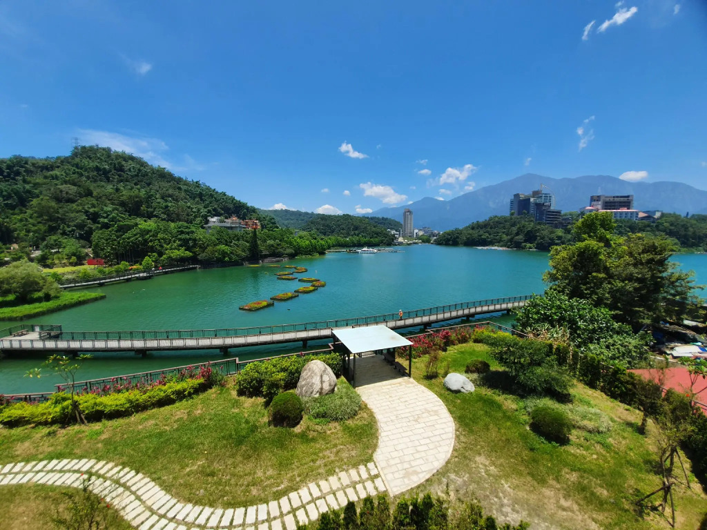Sun Moon Lake I Love You