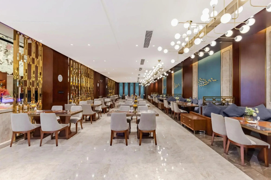 Andeli Hotel